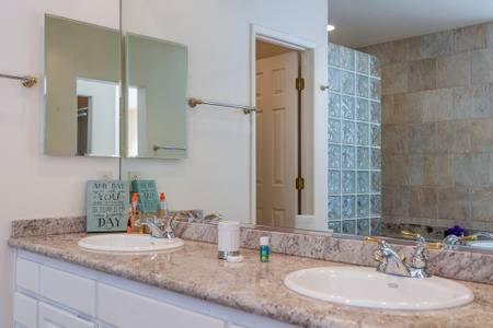 Villa Breathtaking Harbor Views-spacious Luxury!