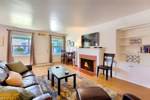 #419 - Windansea Hideaway Three-bedroom Holiday Home