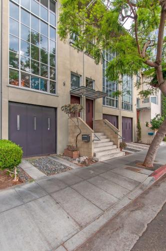 Two-bedroom, Two-and-a-half Bath Apt In Little Italy