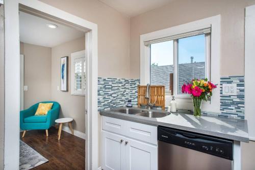 Charming 3br/2ba Craftsman Home By Domio
