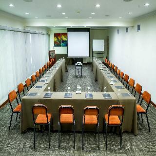 El Polo Apart Hotel & Suites