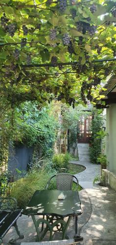 Hostal Los Tarcos Guest House