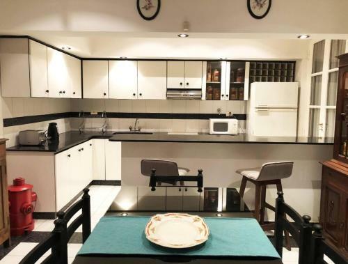 Casa En Pleno Centro De Tandil (para 4 Personas)