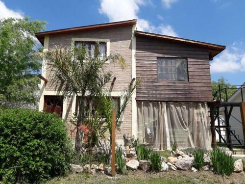 Caba�a Con Parque En Tanti