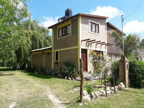 Caba�a Con Parque En Tanti