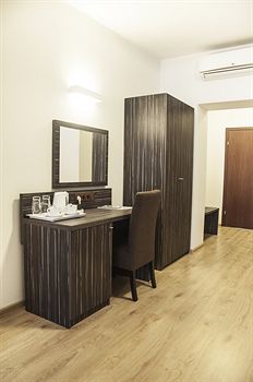Pergamin Apartments
