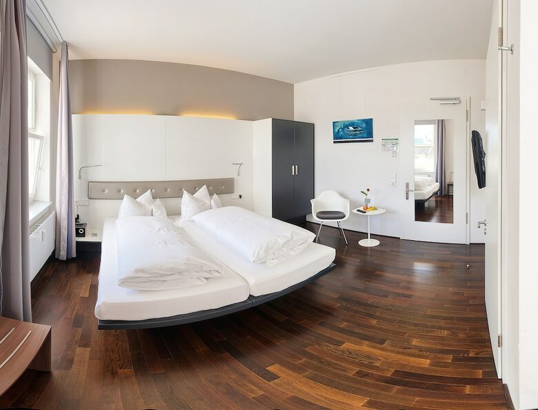 V8 Hotel Classic Motorworld Region Stuttgart