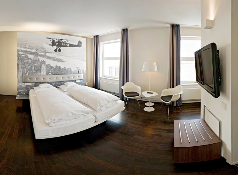 V8 Hotel Classic Motorworld Region Stuttgart