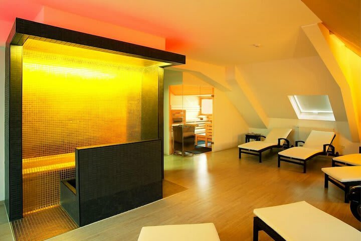 V8 Hotel Classic Motorworld Region Stuttgart