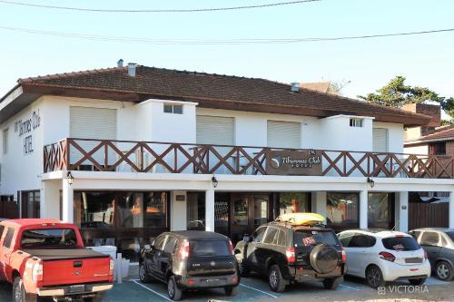Hotel Tiburones Club