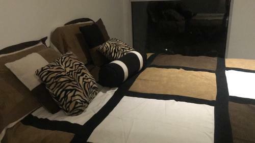 Lodge Casa Moderna En El Bosque Y Monta�a