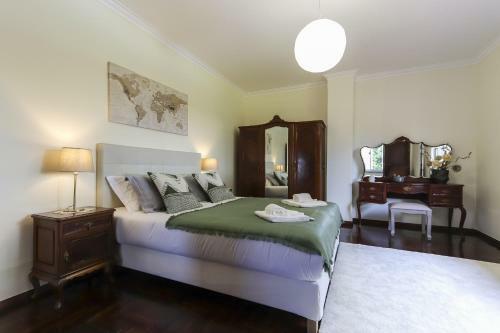 Sintra Villa With Pool By Homing