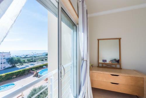 Amazing Apartment With Pool And Sea View!