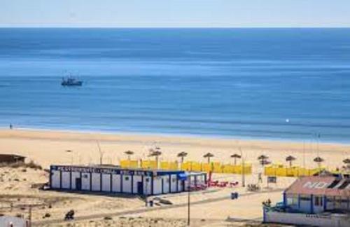 Apartamento Cousy House - 275 Mt From Monte Gordo Beach