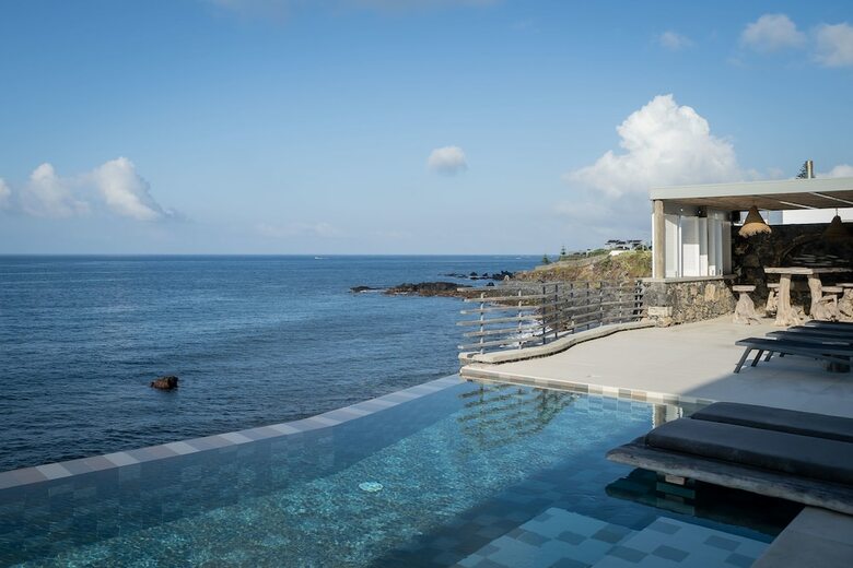 Hotel White Exclusive Suites & Villas