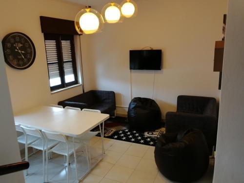 Hostal Good Vibes - Lagos Guesthouse