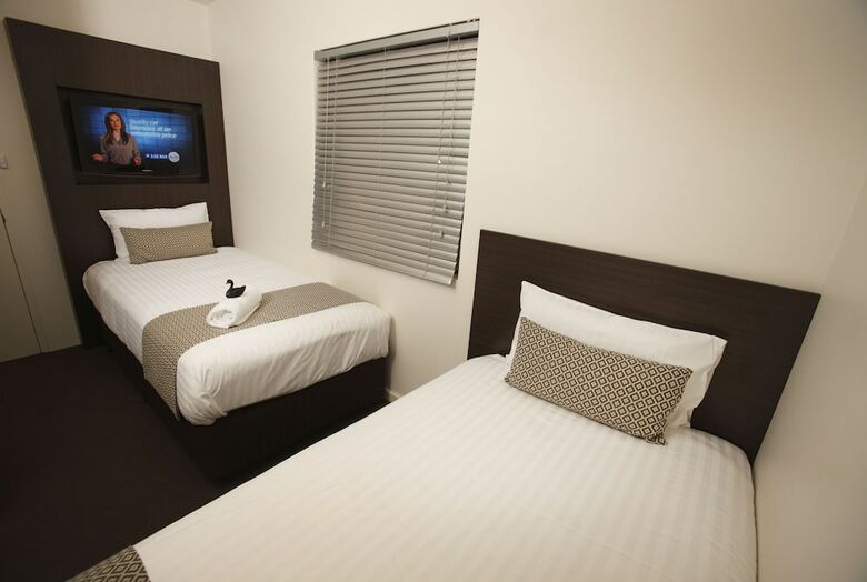 Pier 21 Apartments Hotel