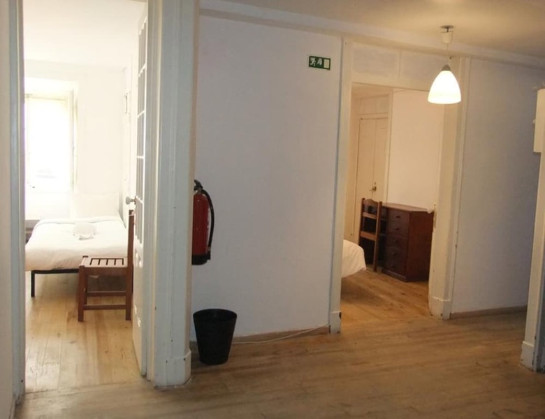 Hostal Lisbon Budget Inn