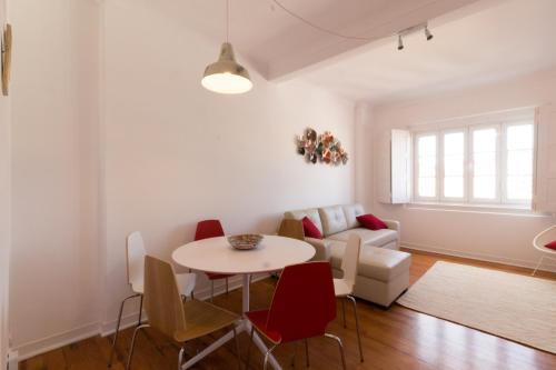 Avenida Charm Apartments