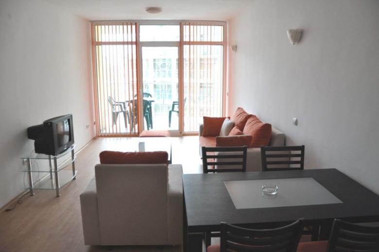 Sunny Holiday Aparthotel