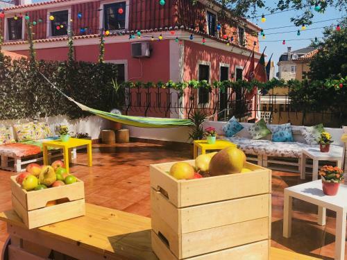 Albergue Cascais Terrace Fruit Point