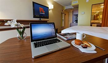 Hotel H�tel & Suites Normandin