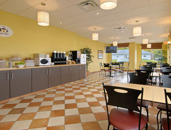 Super 8 Campbellton Hotel