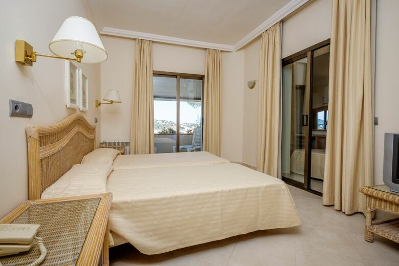 Montjoi By Brava Hoteles
