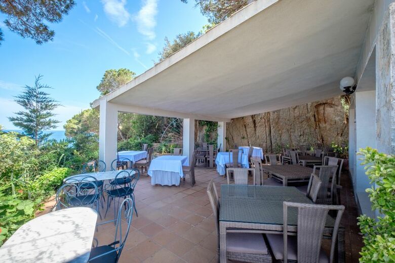 Montjoi By Brava Hoteles