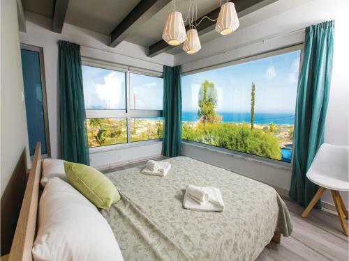 Three-bedroom Holiday Home In Argaka