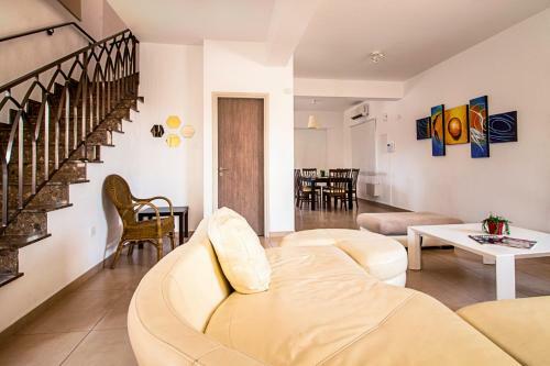 Nissi Villa Gintare