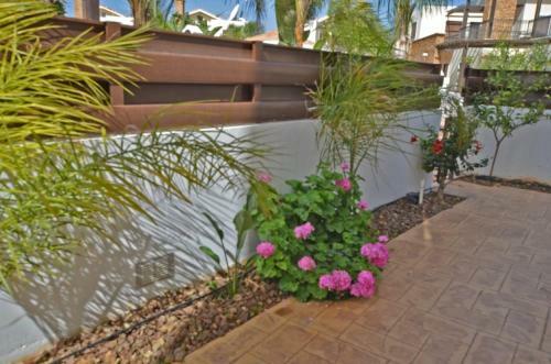 Villa Amara - 3 Bed Villa With Shared Pool Idyllic Ayia Thekla