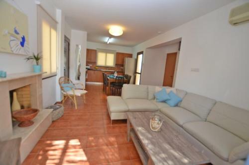 Villa Amara - 3 Bed Villa With Shared Pool Idyllic Ayia Thekla