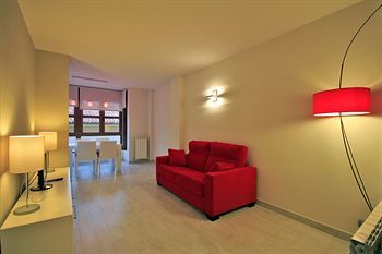 Lagaya Apartments & Spa