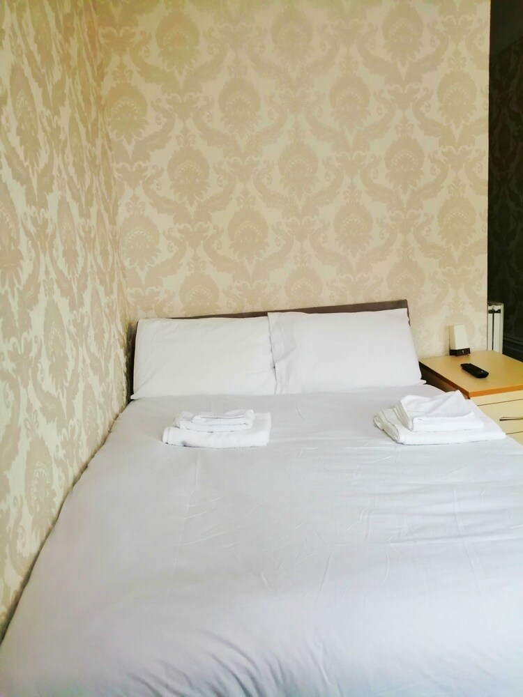 Hotel Bourne Hall