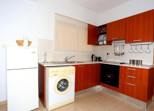 Penelopi Court Apartment 102