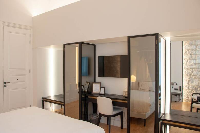 Sir Paul City Hotel
