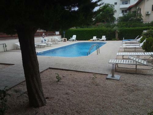 Modern Apartment Near Dasoudi Beach