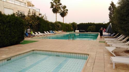 River Beach - 2 Bed Apartment With Large Terrace