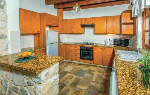 Three-bedroom Holiday Home In Miliou Paphos