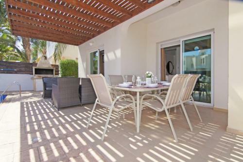 Aretina Villa