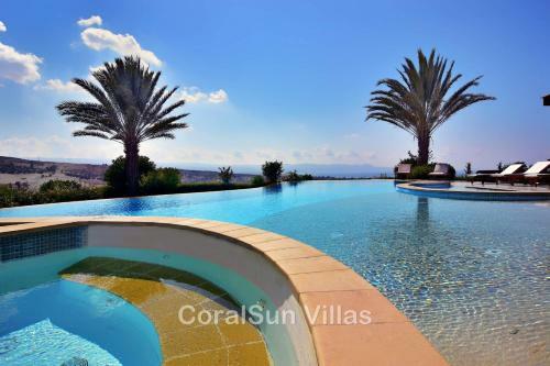 Elite Villa Amazing Pool And Garden