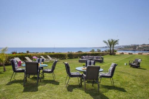 ?villa In A Fantastic Location On The Seafront? Protaras Villa 48