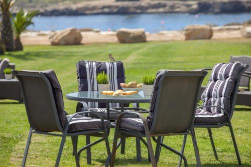 ?villa In A Fantastic Location On The Seafront? Protaras Villa 48