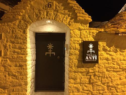 Bed & Breakfast Trulli Ant� Charme & Relax