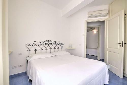 Amalfi Villa Sleeps 5 Air Con Wifi