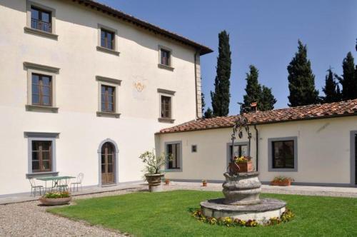 Arezzo Villa Sleeps 18 Air Con