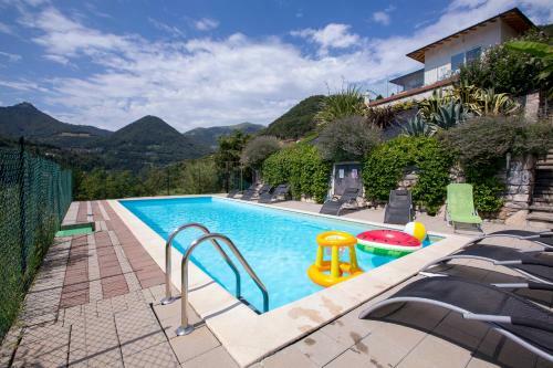 Argegno Apartment Sleeps 6 Pool