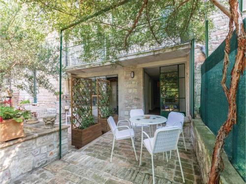 Three-bedroom Apartment In Assisi -pg-