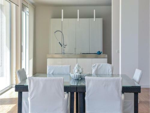 Five-bedroom Holiday Home In Augusta Sr